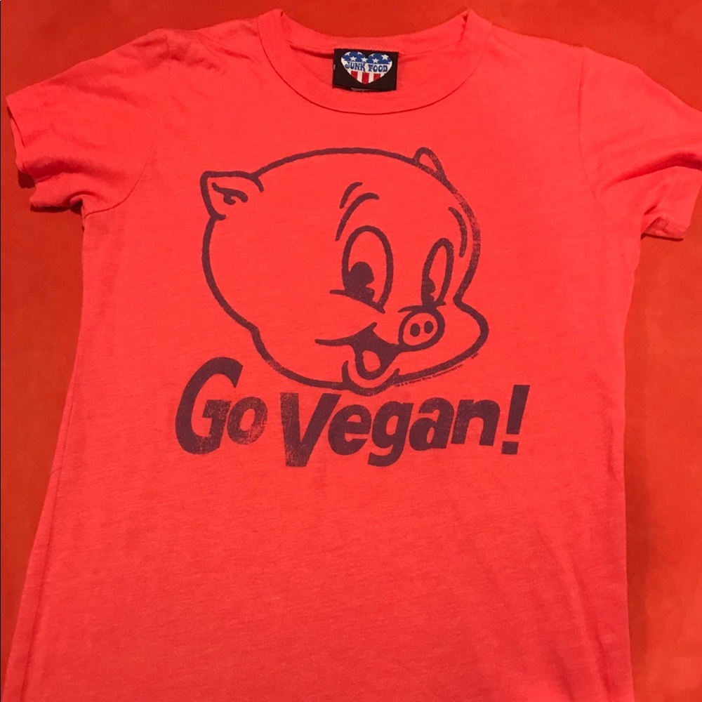 Junk food (go vegan) T-shirt